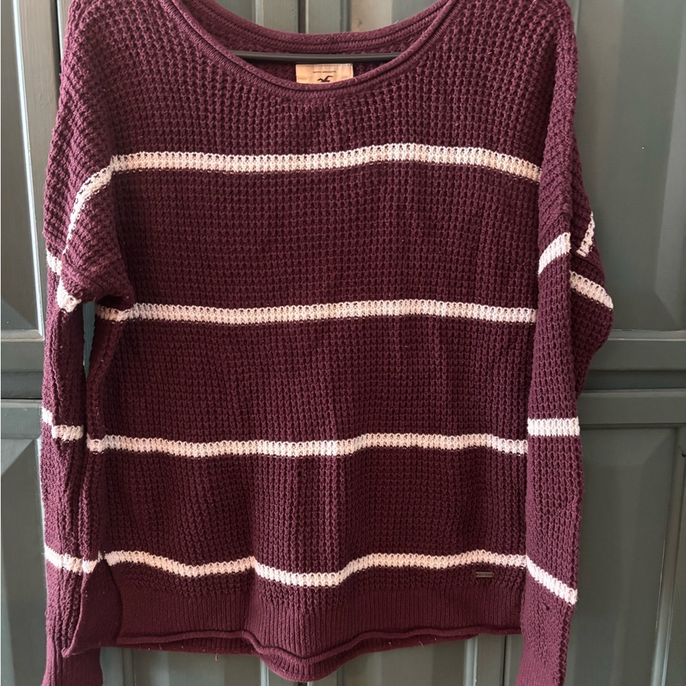 Hollister maroon Crew Neck Sweater